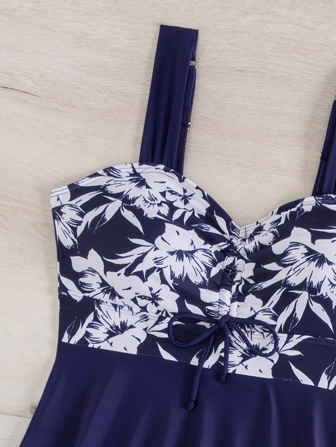 DONNA | CONFIDENCE-BOOSTING SWIMSET