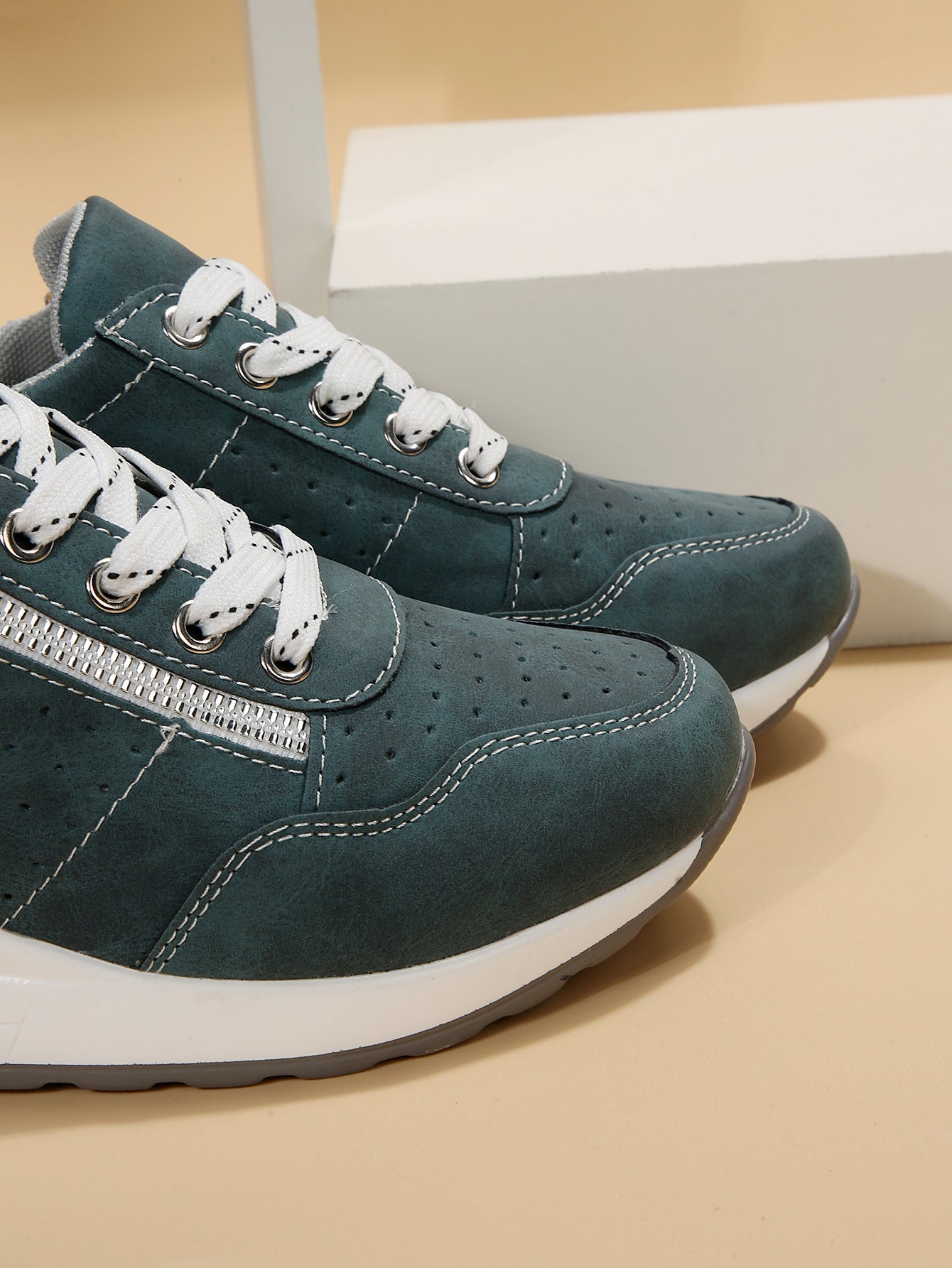 Livia | Orthopedic Sneakers