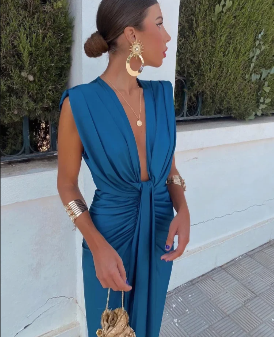 Charlotte™ | Elegant Low-Cut Dress