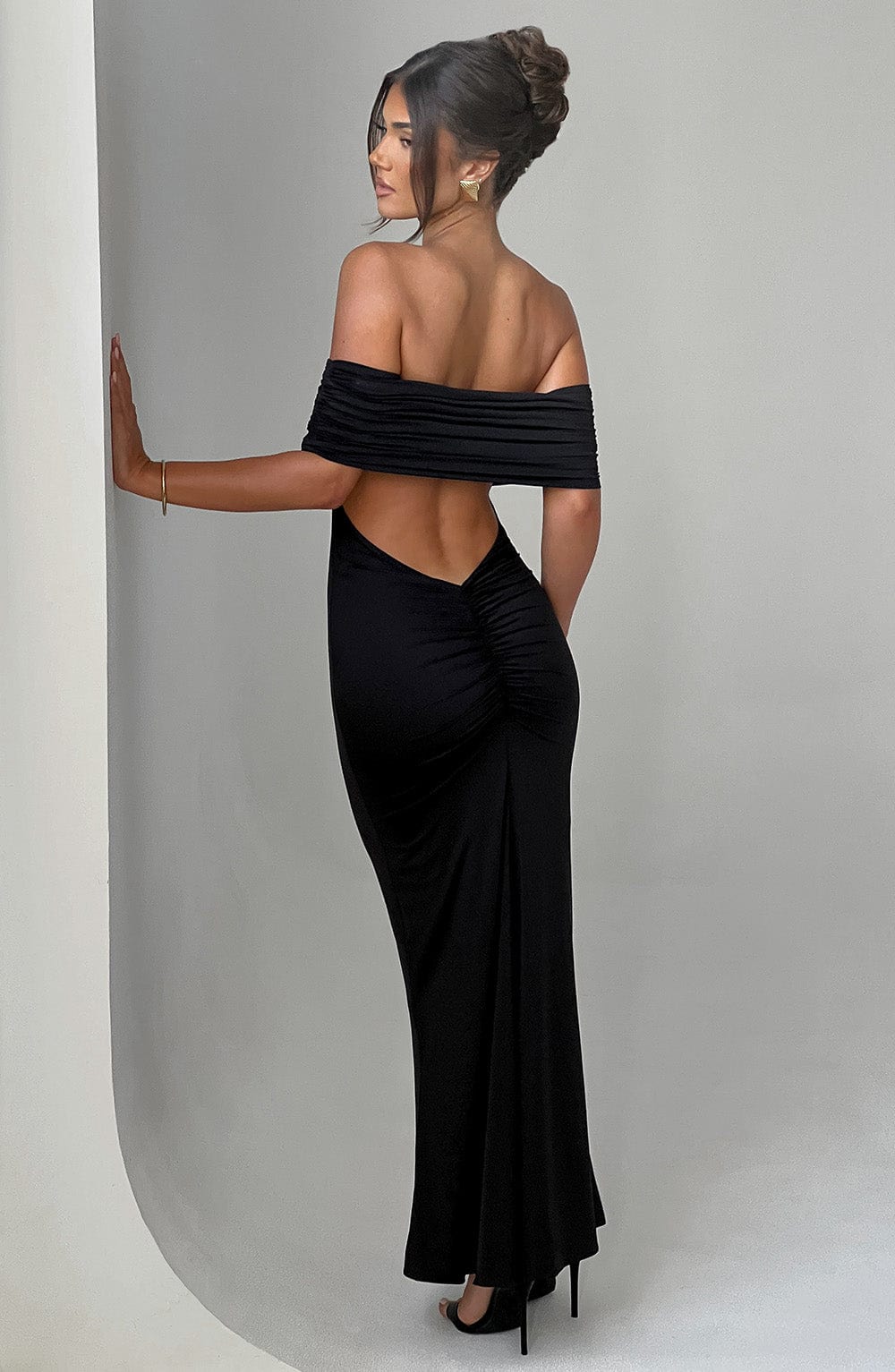 Monelle™ | Off-Shoulder Silhouette Dress